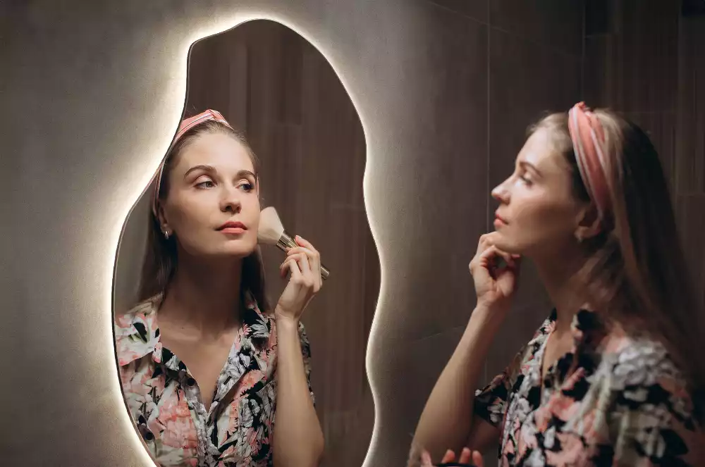 Asymetricke zrcadlo LED svítící bod