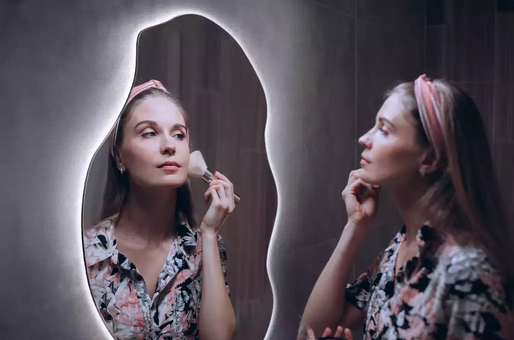 Asymetricke zrcadlo LED svítící bod