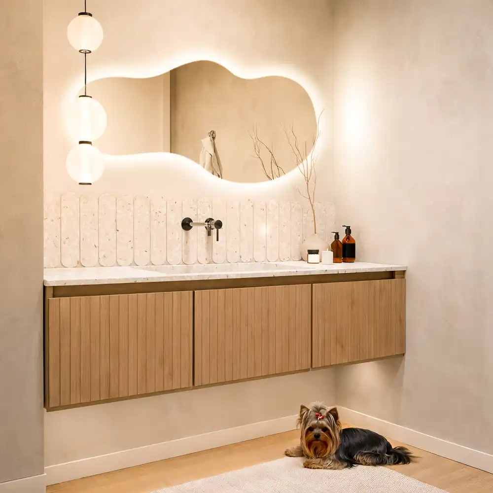 Závěsné LED zrcadlo organického tvaru