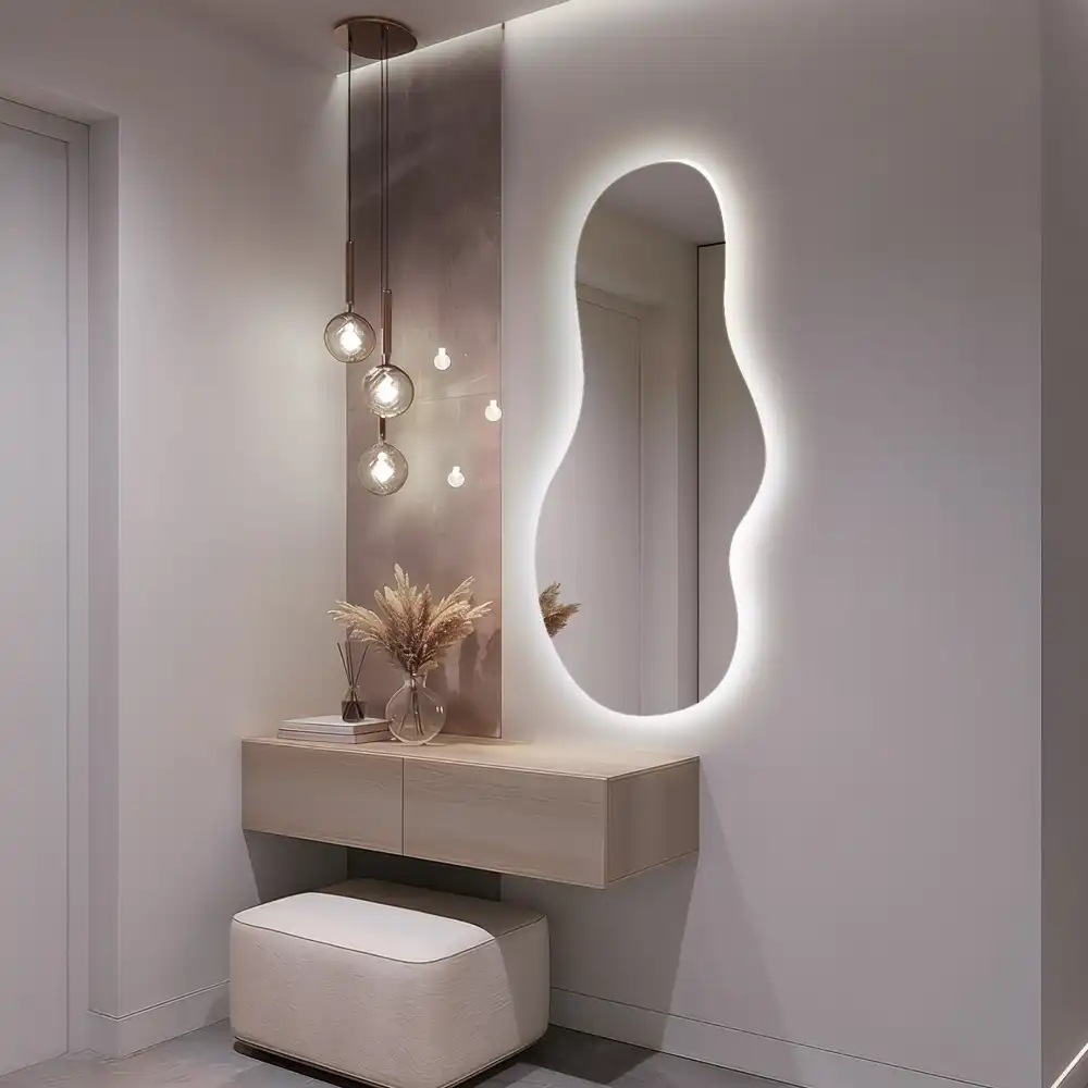 Závěsné LED zrcadlo organického tvaru