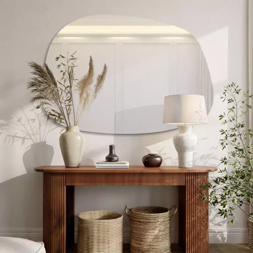 Organické zrcadlo s rafinovaným tvarem