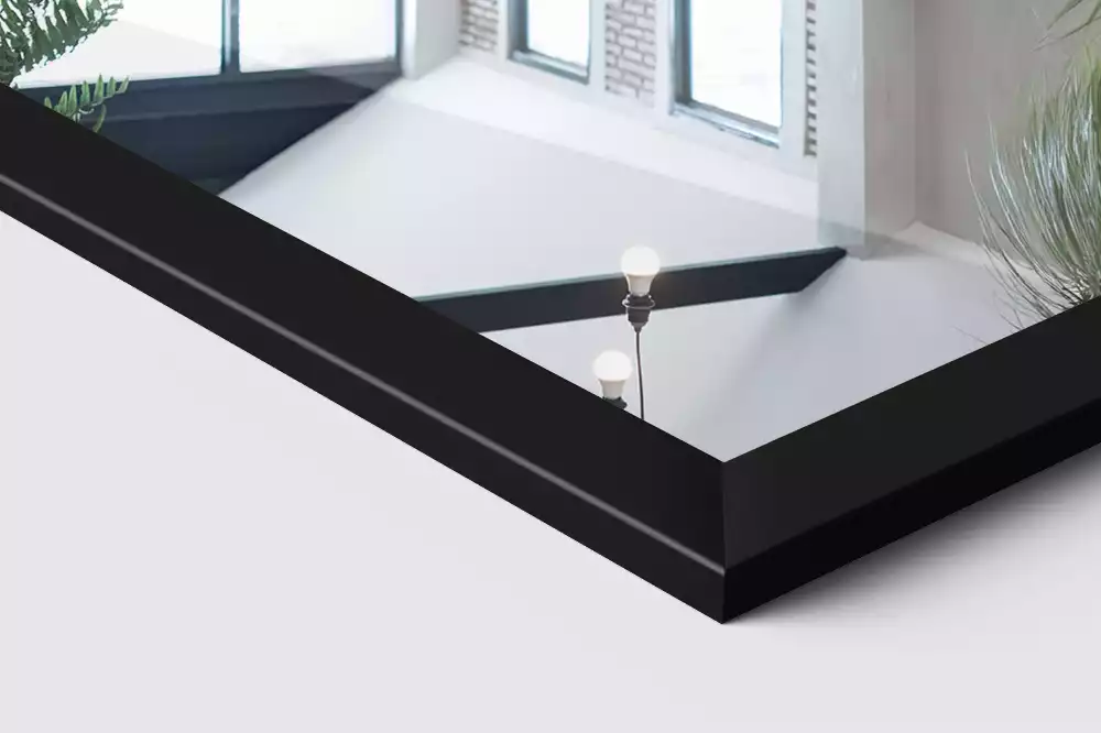 Stojící zrcadlo v černém rámu